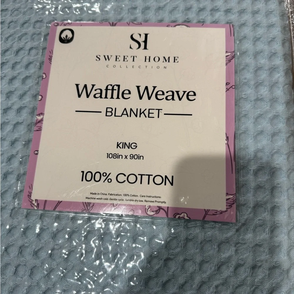 Light Blue Waffle Knit Blanket - Picture 3 of 3